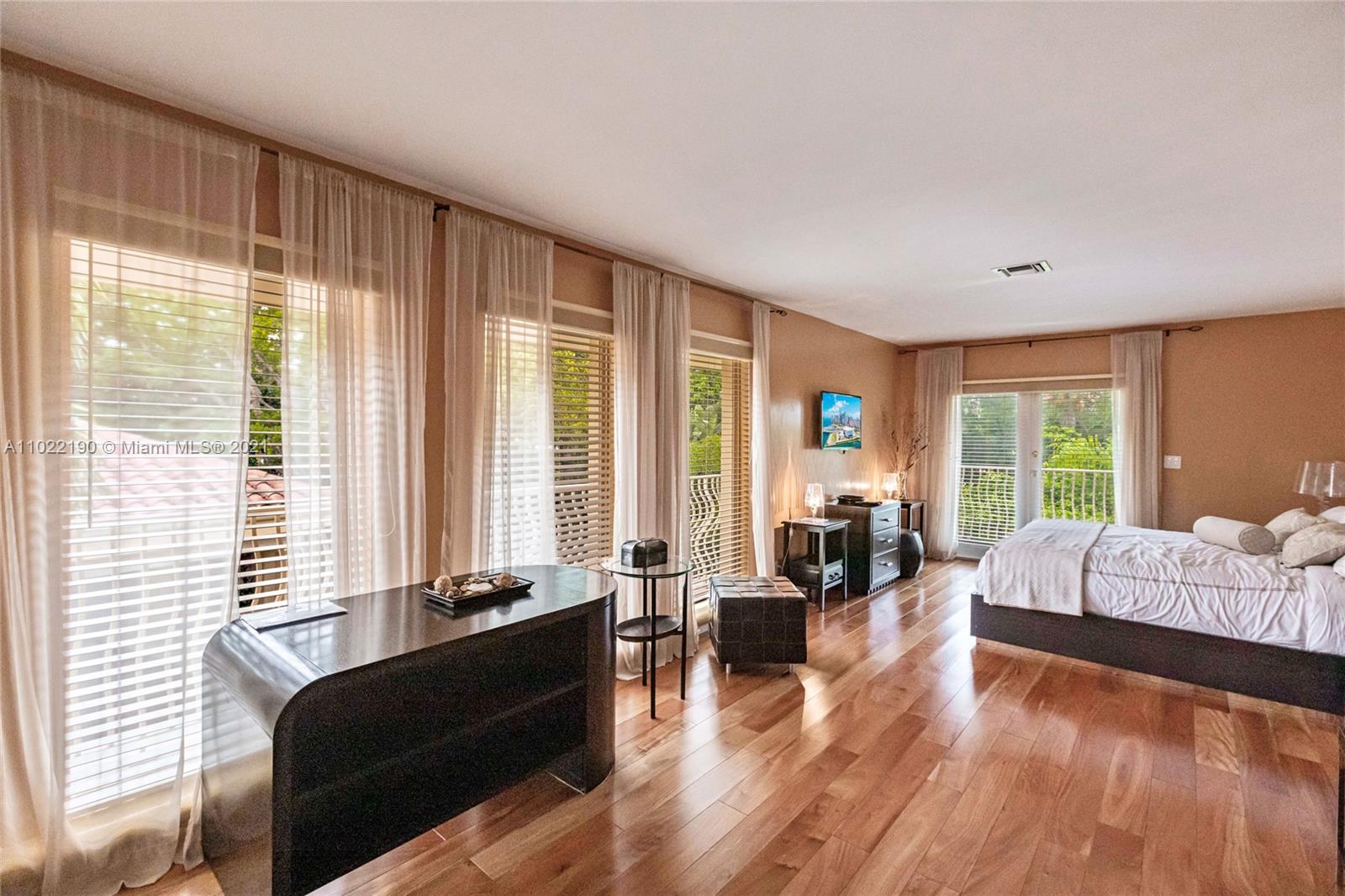 MERRITT ISLE - Residential