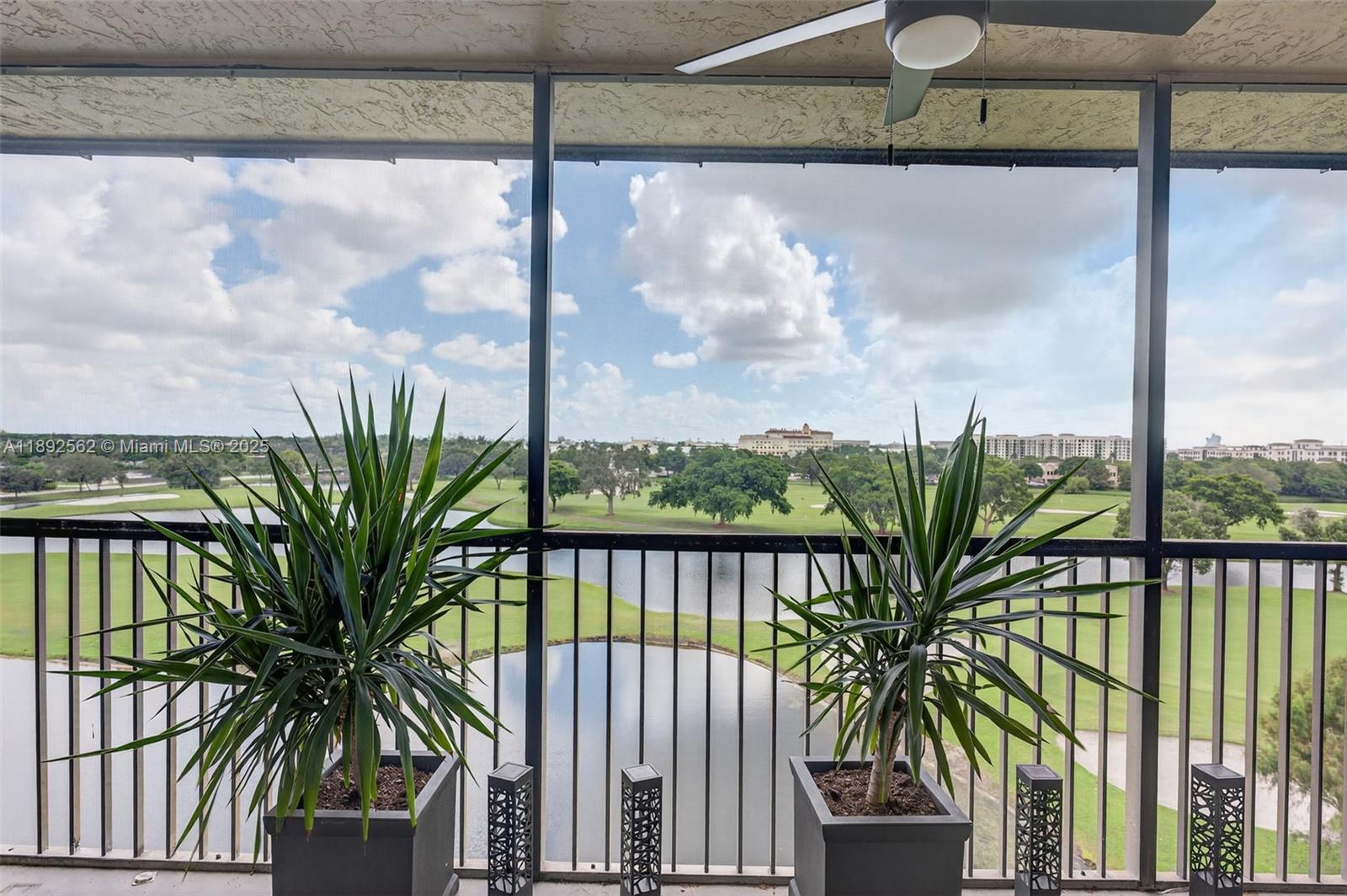 ROLLING HILLS GOLF AND TE - Residential