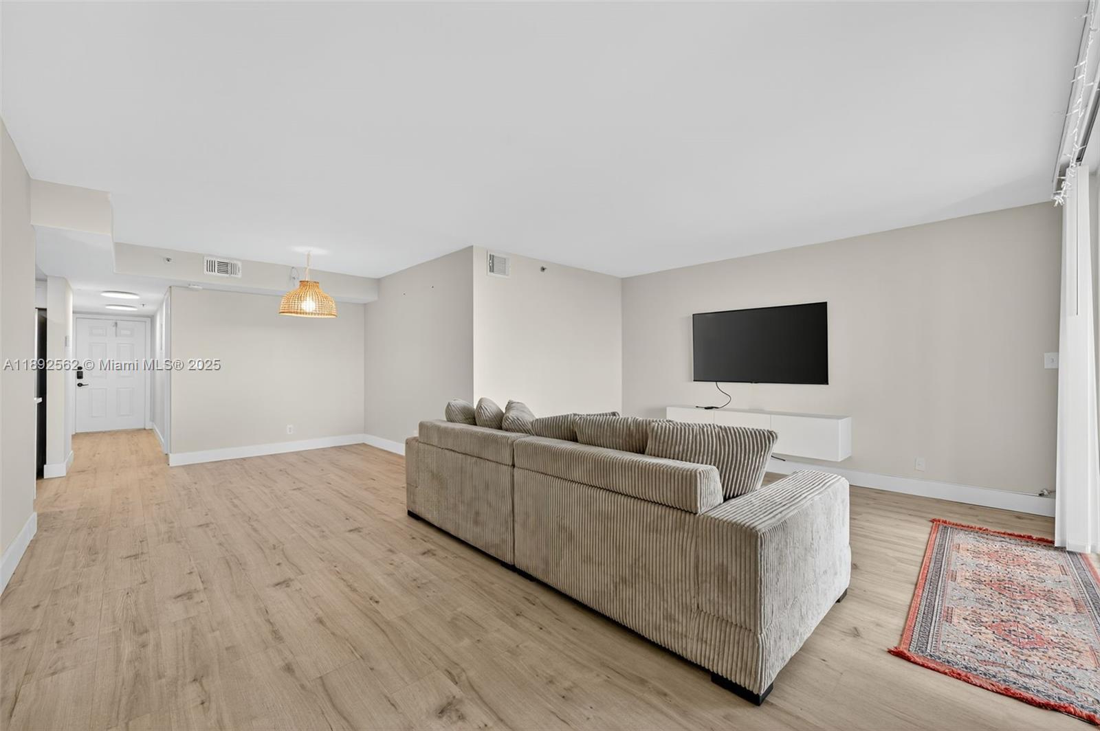 ROLLING HILLS GOLF AND TE - Residential