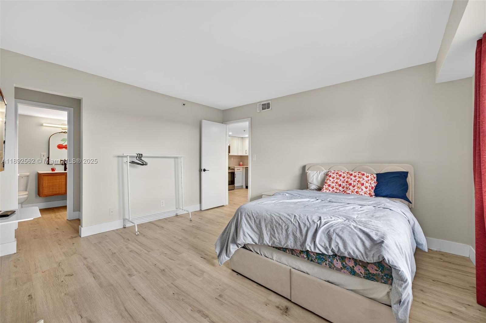 ROLLING HILLS GOLF AND TE - Residential