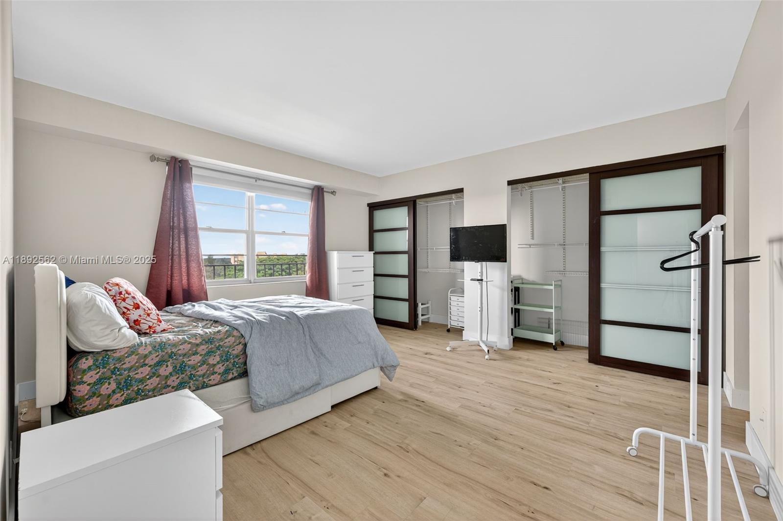 ROLLING HILLS GOLF AND TE - Residential