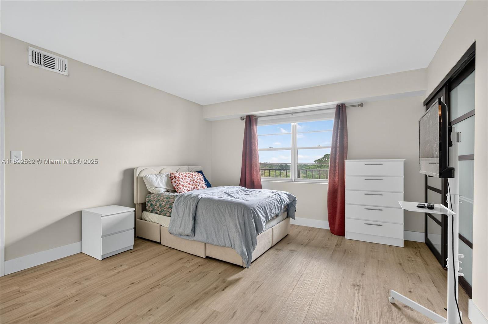 ROLLING HILLS GOLF AND TE - Residential