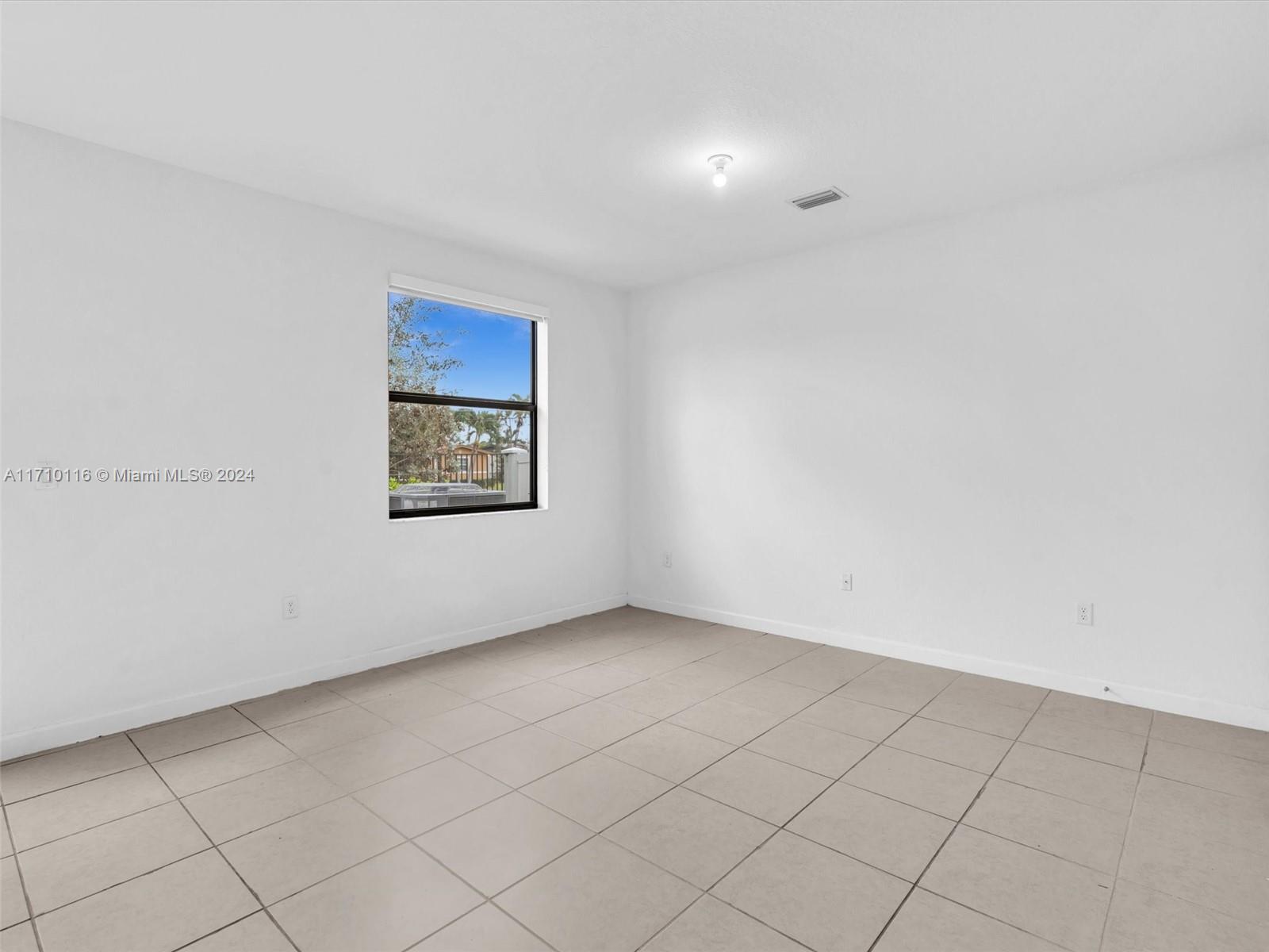 VISTA LAGO - Residential Lease
