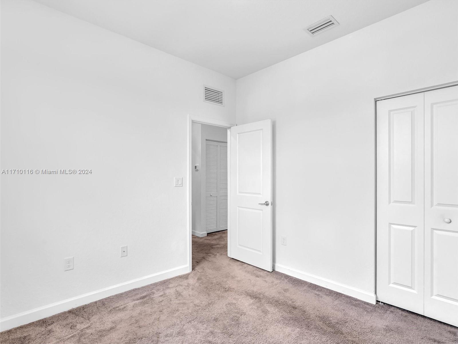 VISTA LAGO - Residential Lease