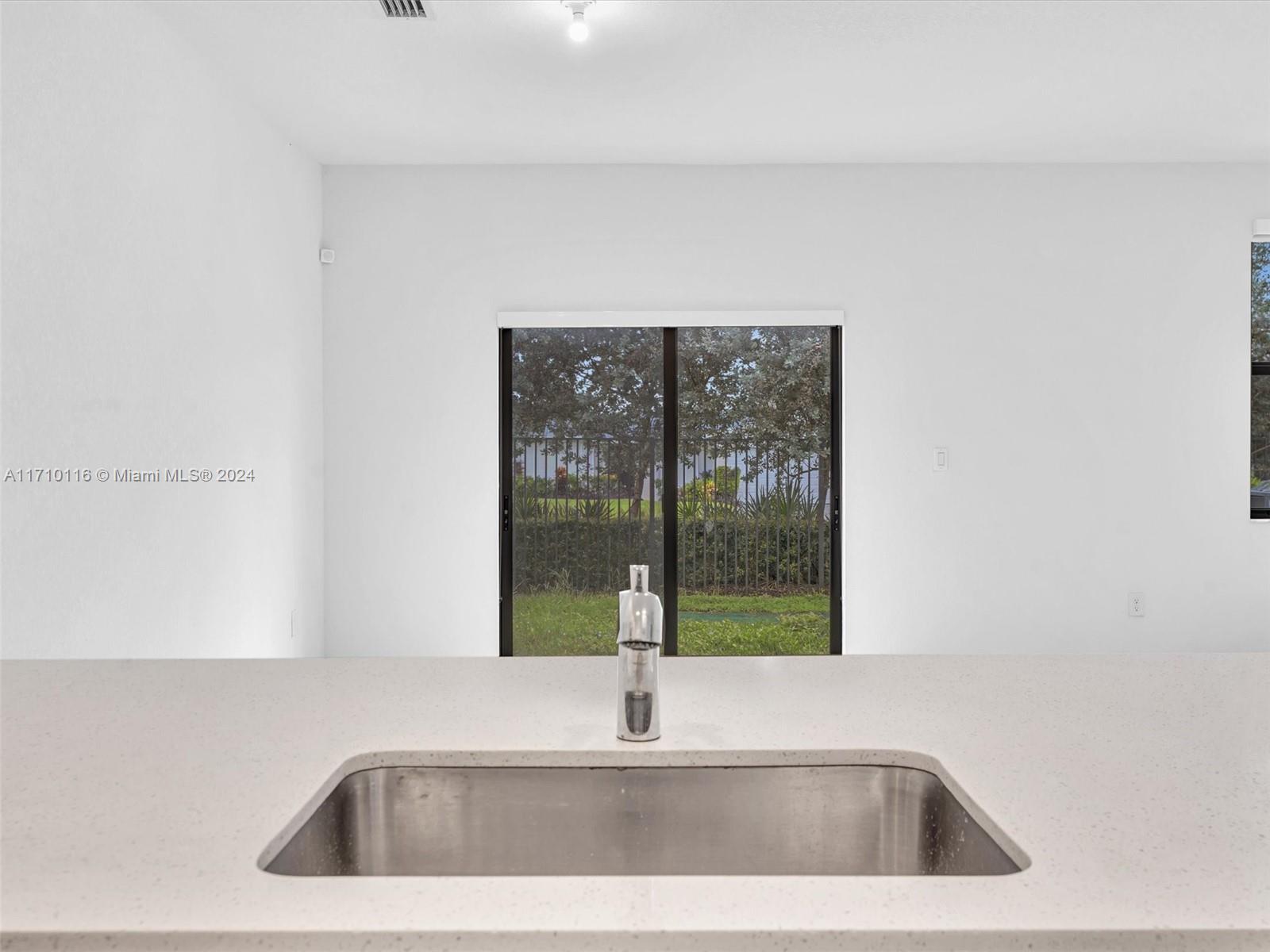 VISTA LAGO - Residential Lease