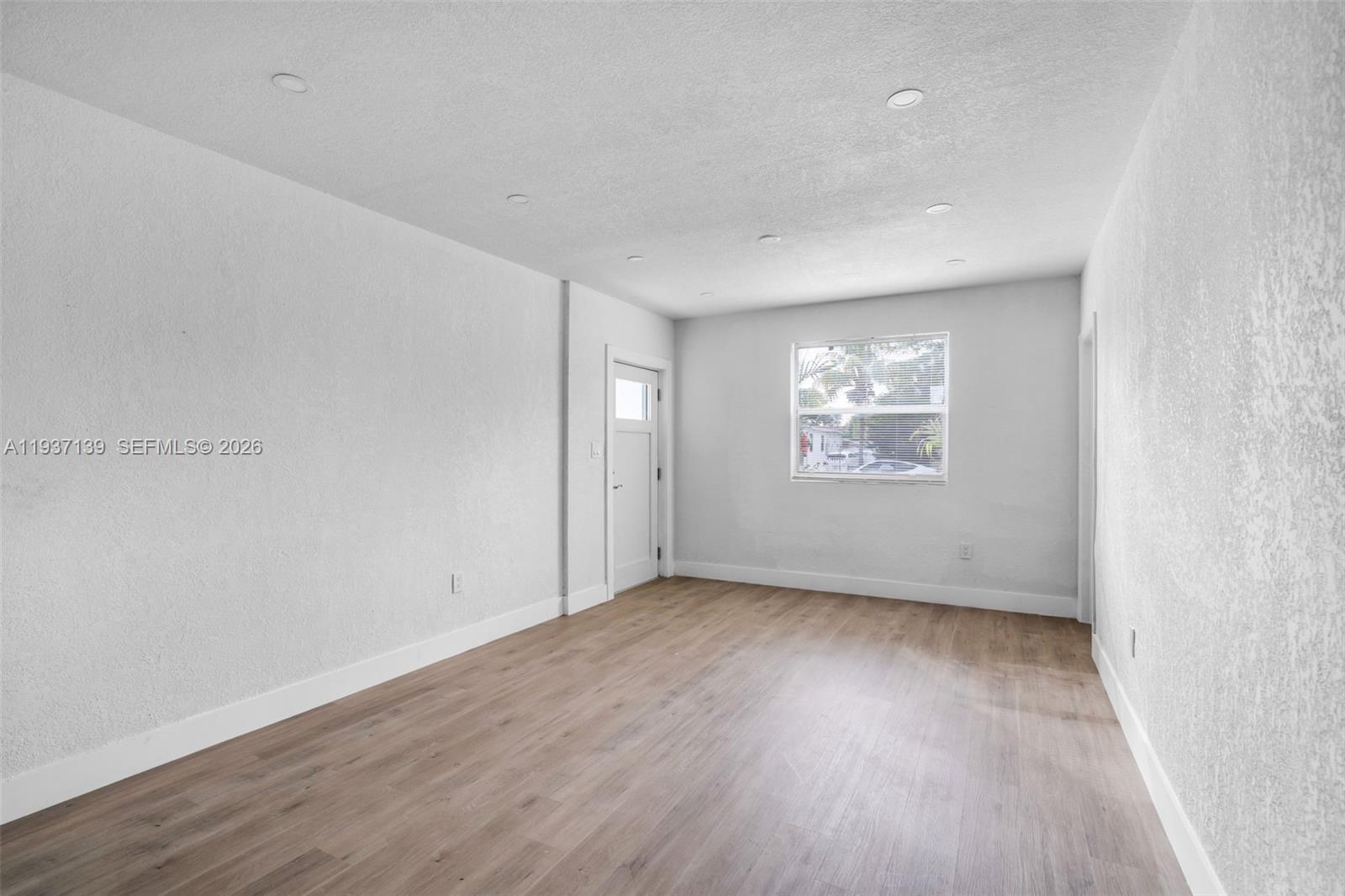 BISCAYNE VILLAGE HEIGHTS - Residential