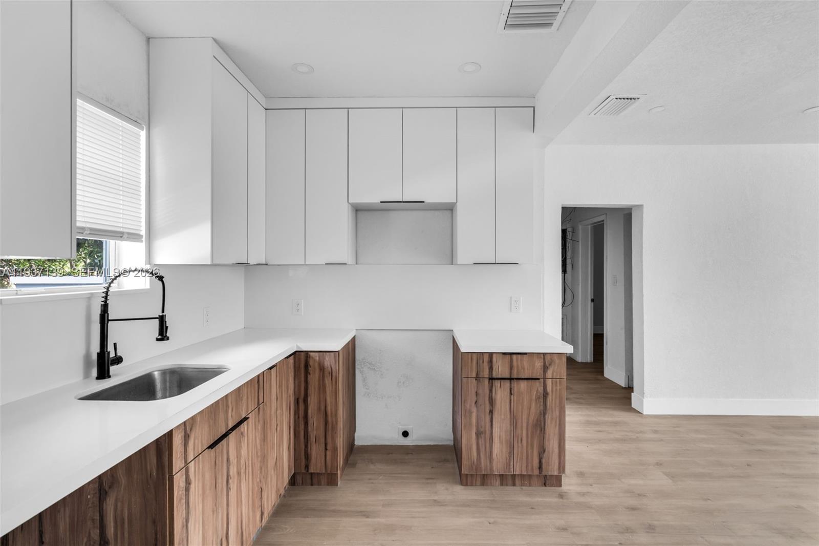 BISCAYNE VILLAGE HEIGHTS - Residential