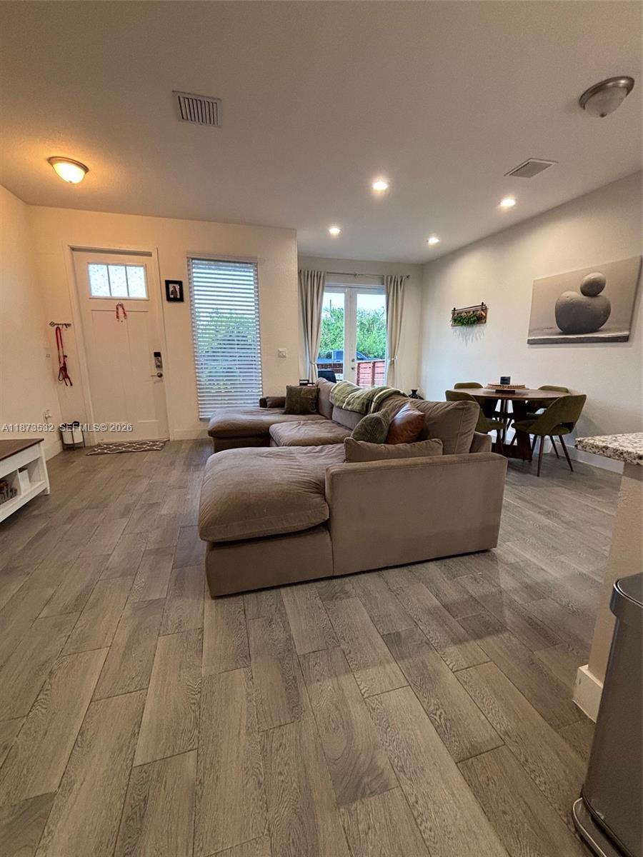 TOWNHOMES ON COCONUT PALM - Residential