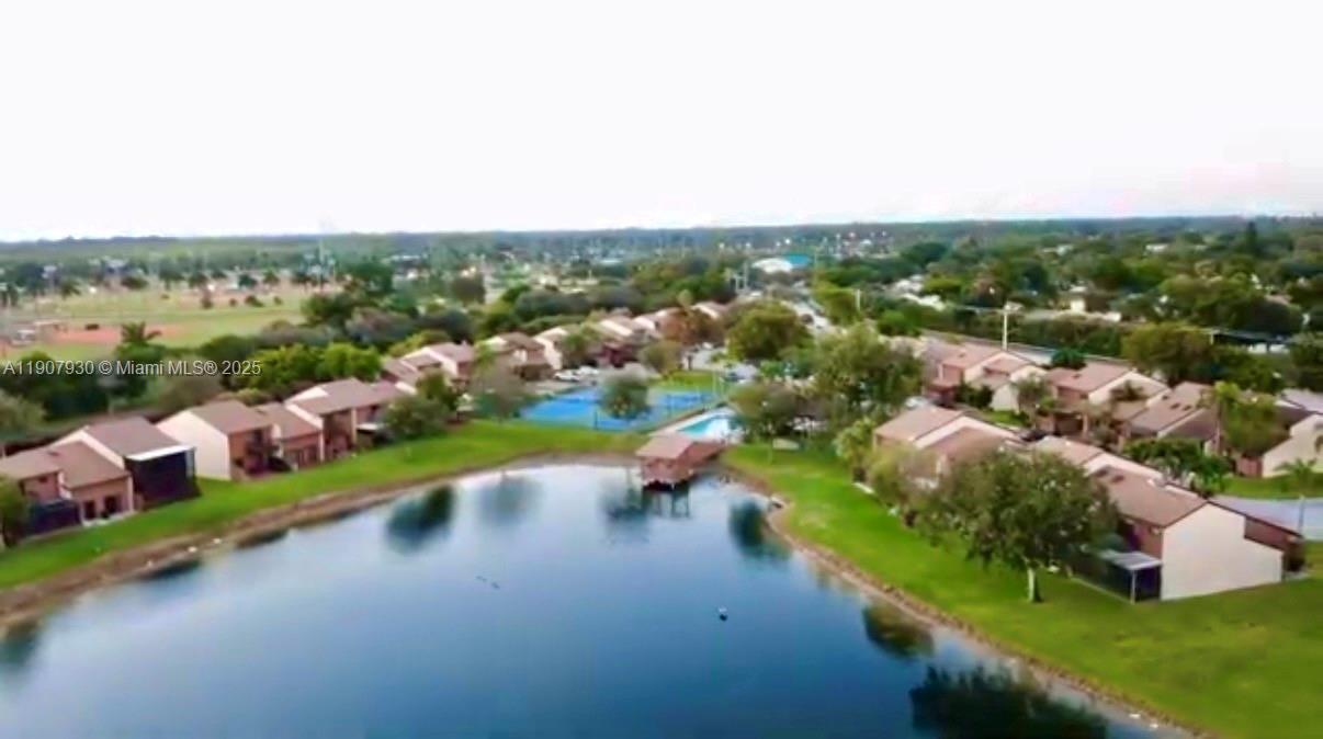 PINE ISLAND LAKES TOWNHOME - Residential