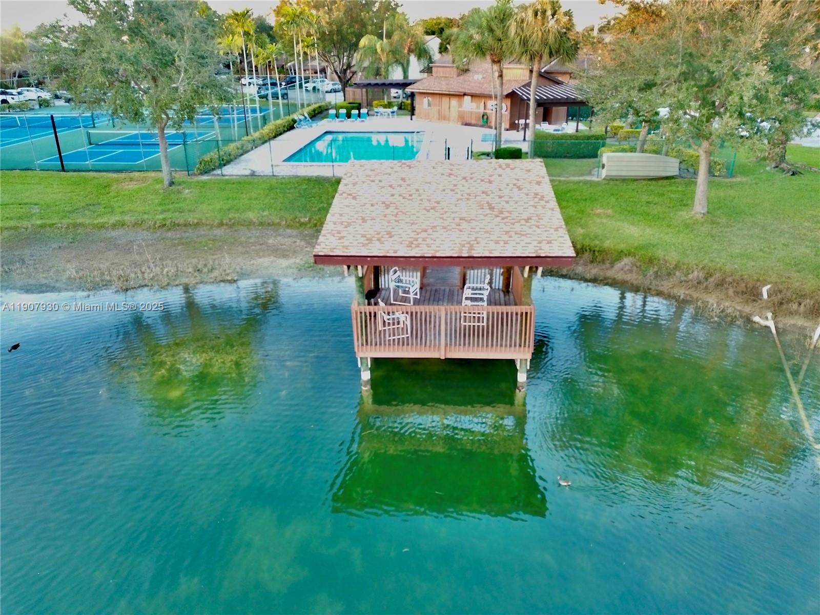 PINE ISLAND LAKES TOWNHOME - Residential