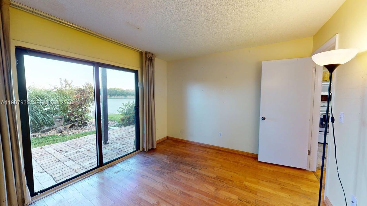 PINE ISLAND LAKES TOWNHOME - Residential