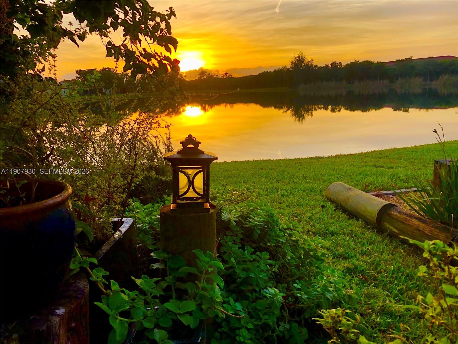 PINE ISLAND LAKES TOWNHOME - Residential