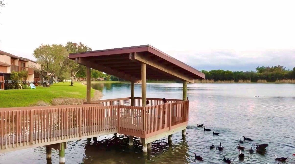 PINE ISLAND LAKES TOWNHOME - Residential