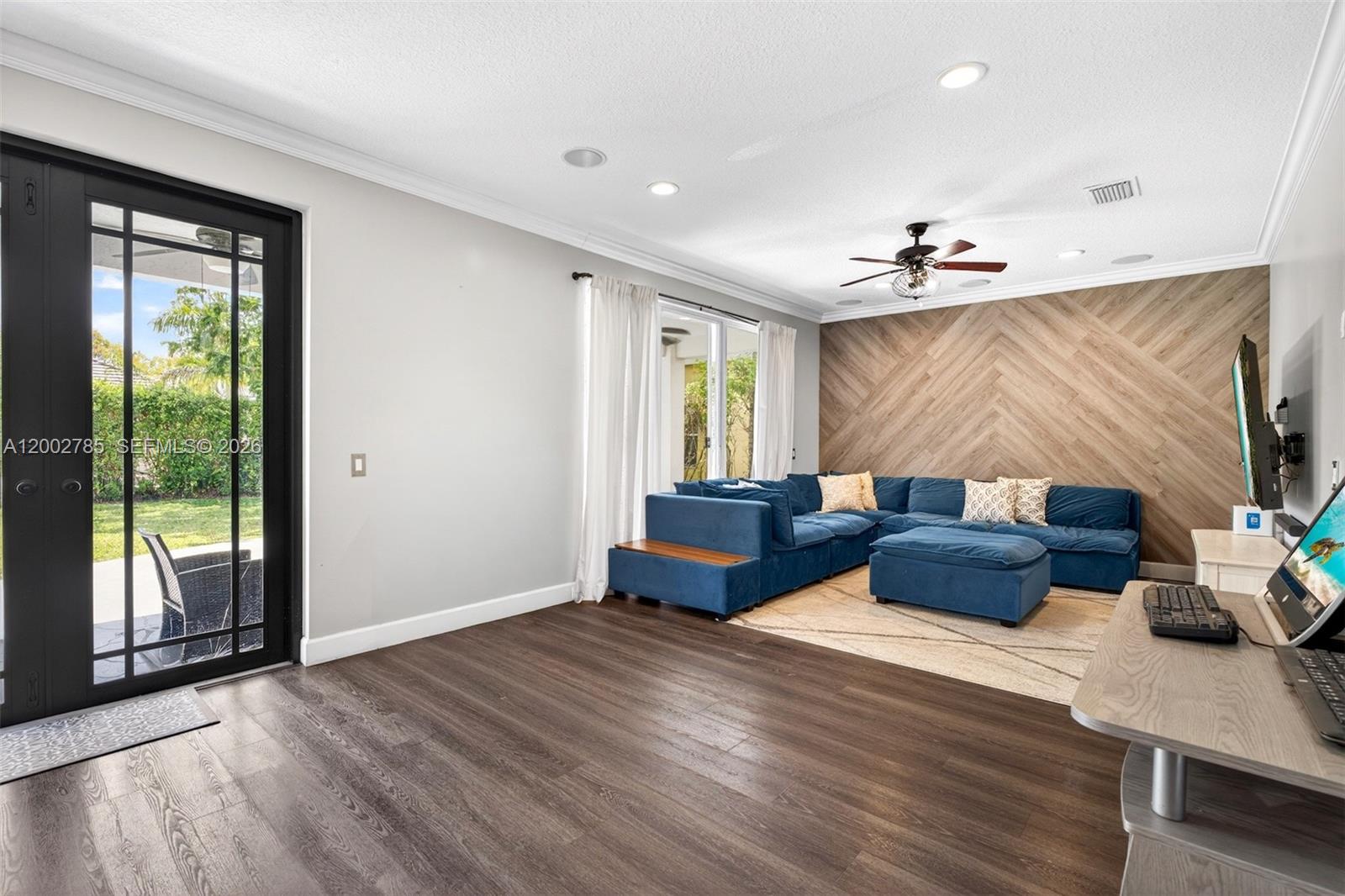 GROVE III - Residential