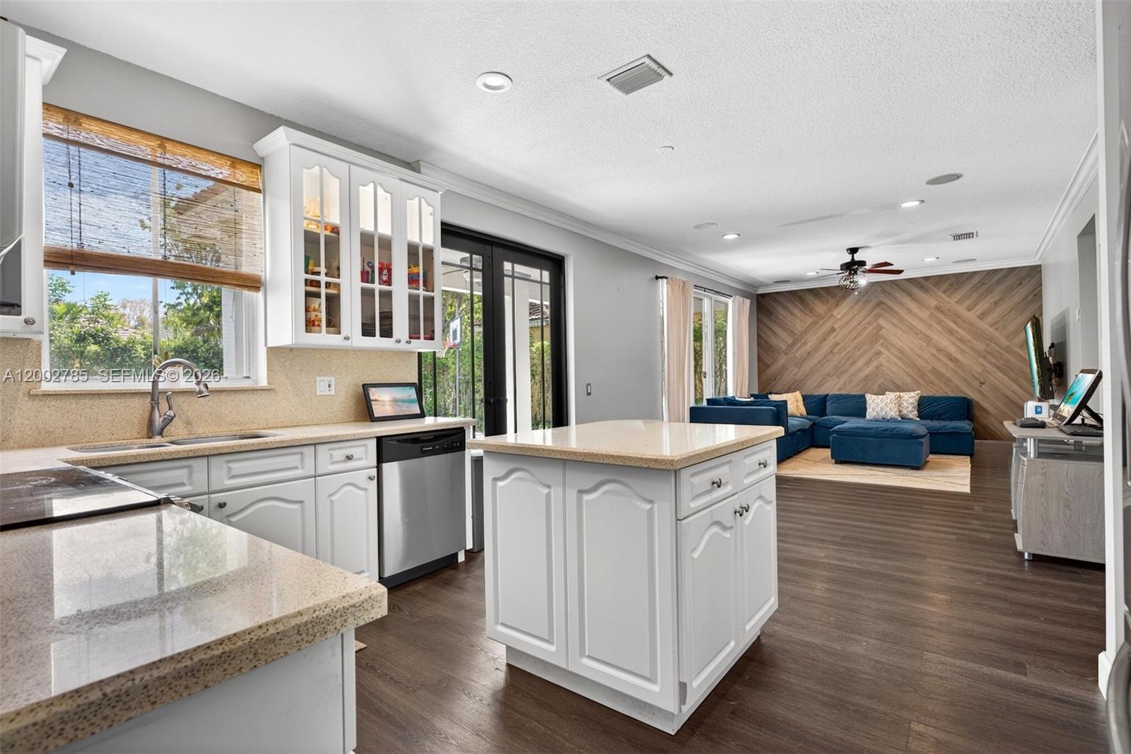 GROVE III - Residential