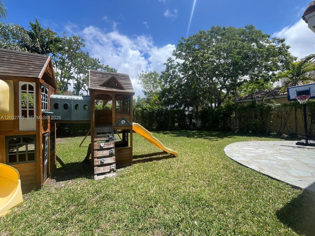 Photo of 1142 Croton Ct, Weston, FL 33327 (MLS # A12002785)