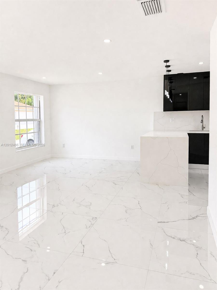LESLIE ESTATES SEC SIX - Residential