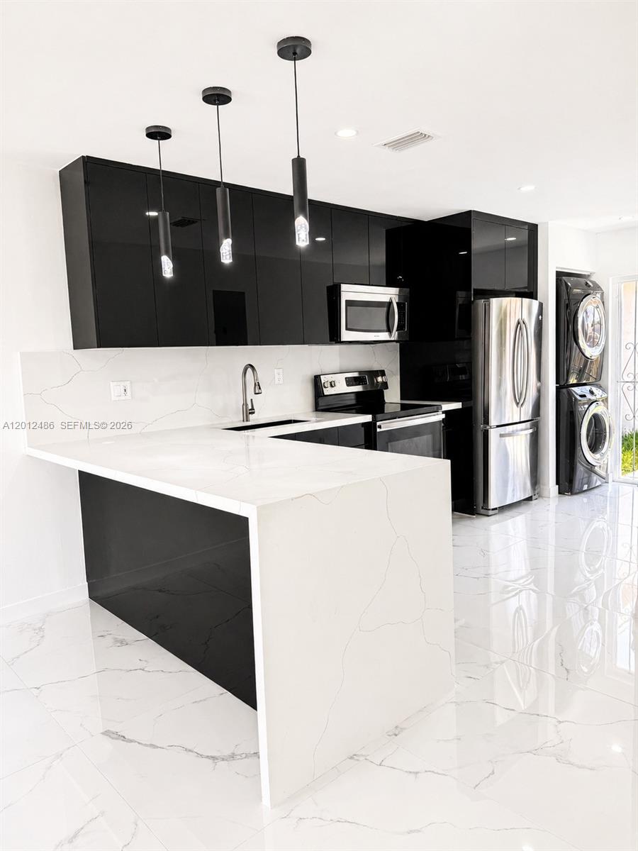 LESLIE ESTATES SEC SIX - Residential
