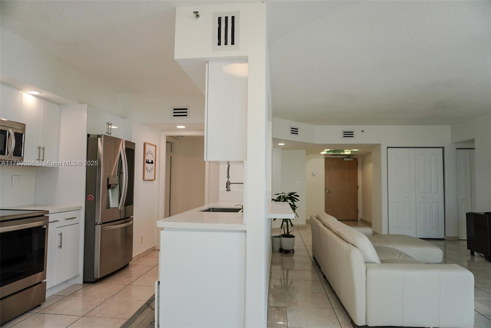 16485 E Collins Ave 338