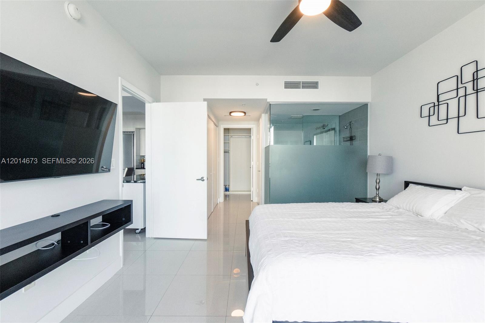 MINT CONDO - Residential