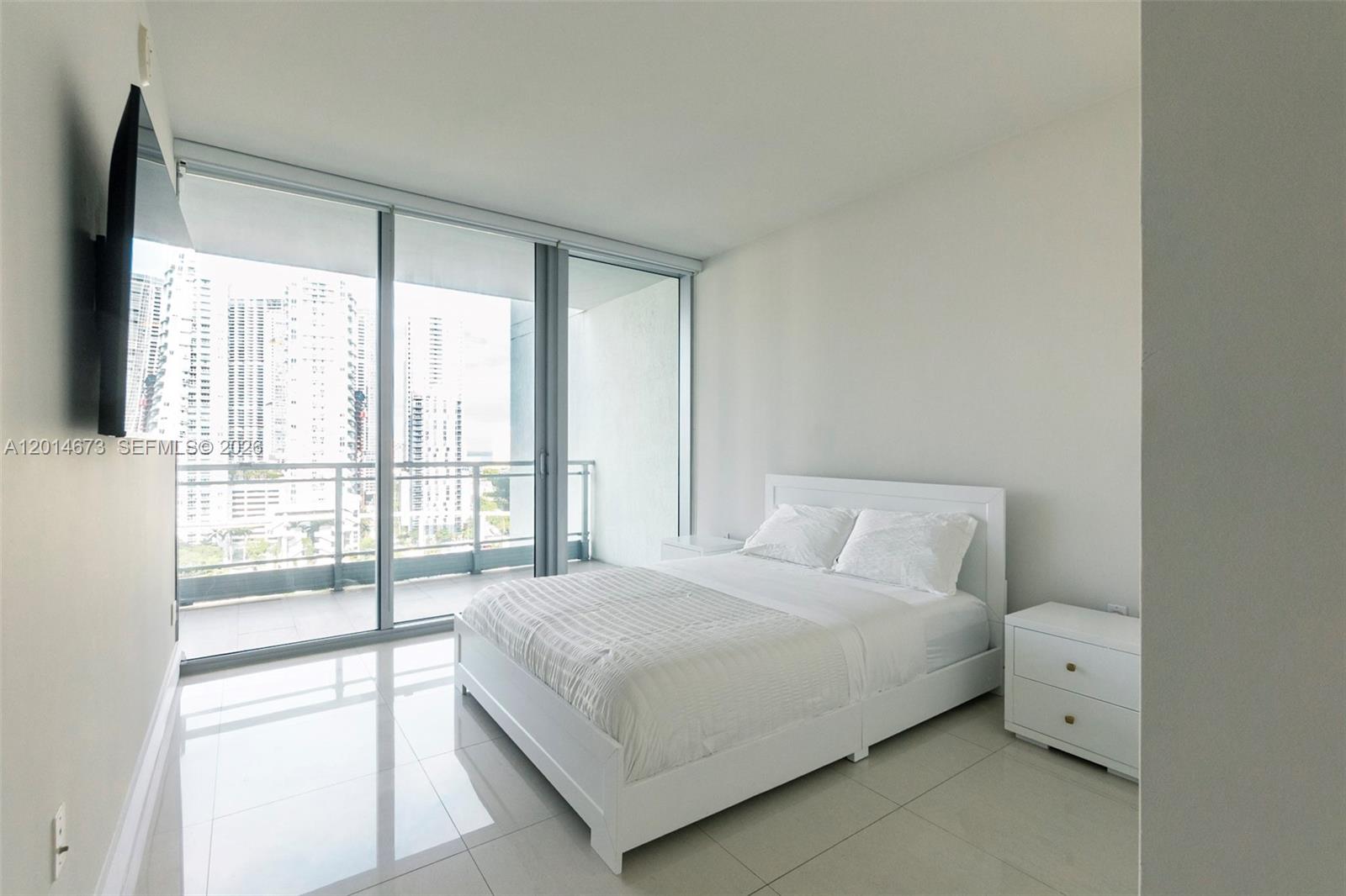 MINT CONDO - Residential