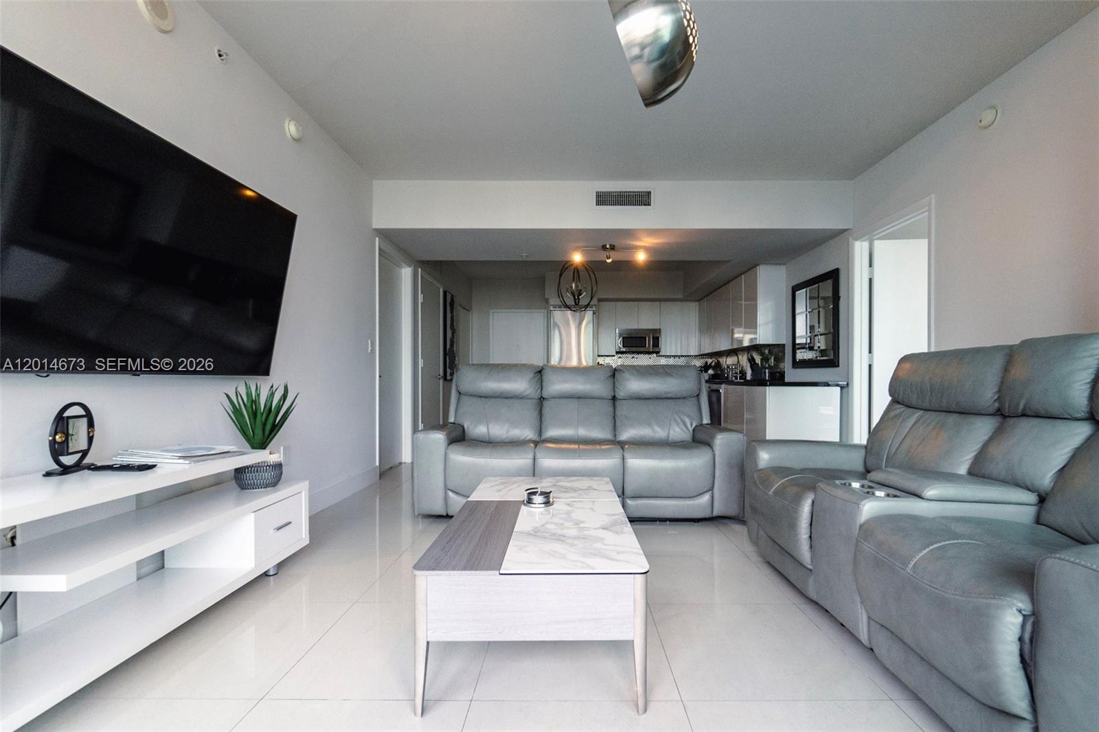 MINT CONDO - Residential