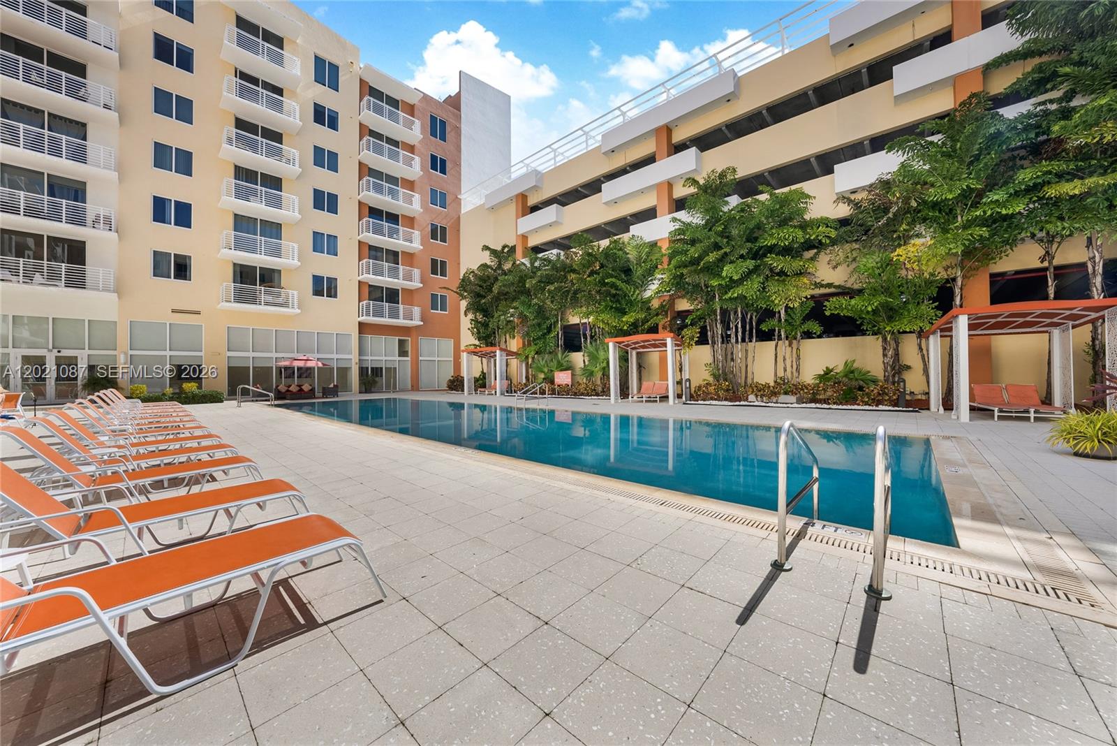 VENTURE AT AVENTURA WEST - Residential
