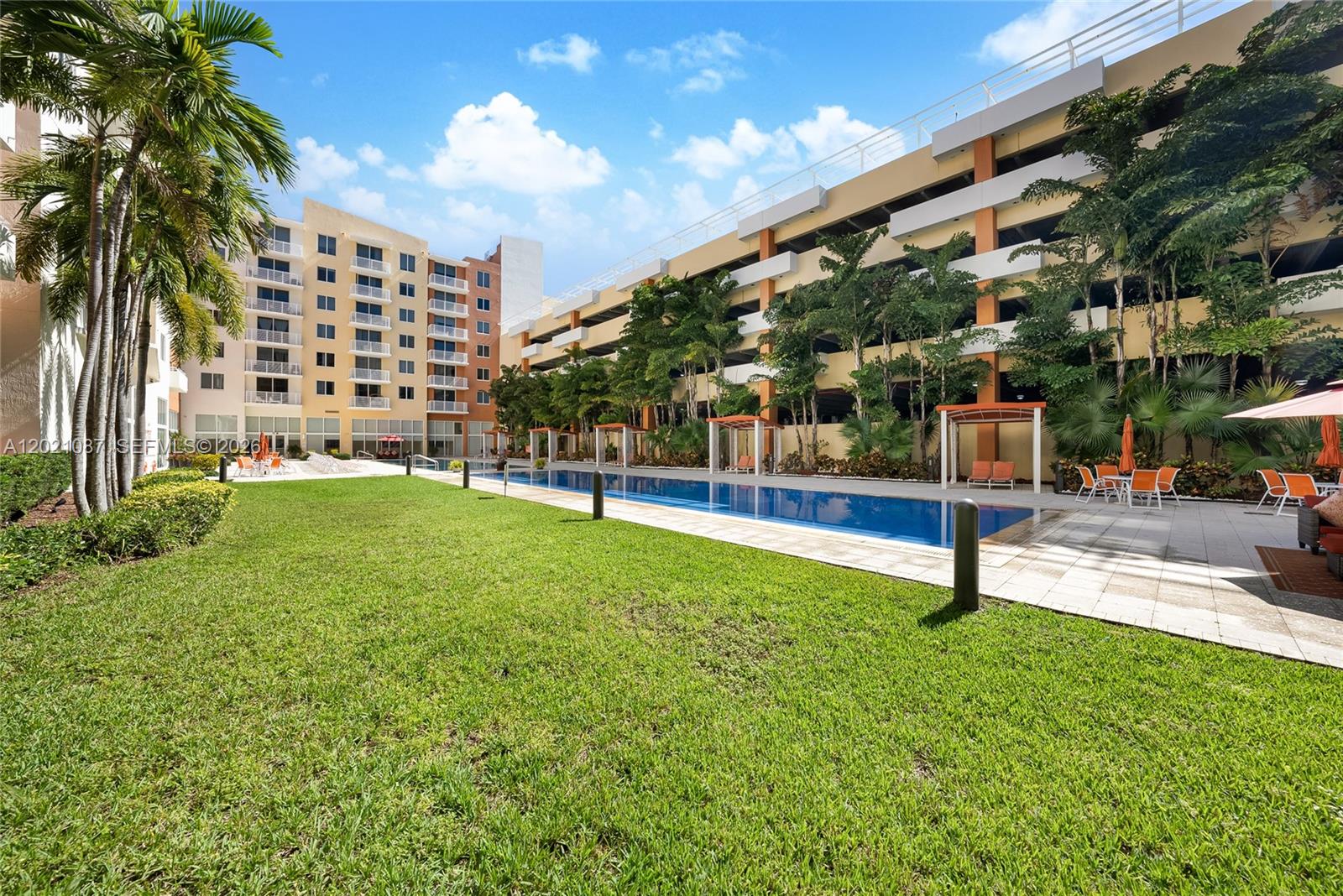 VENTURE AT AVENTURA WEST - Residential