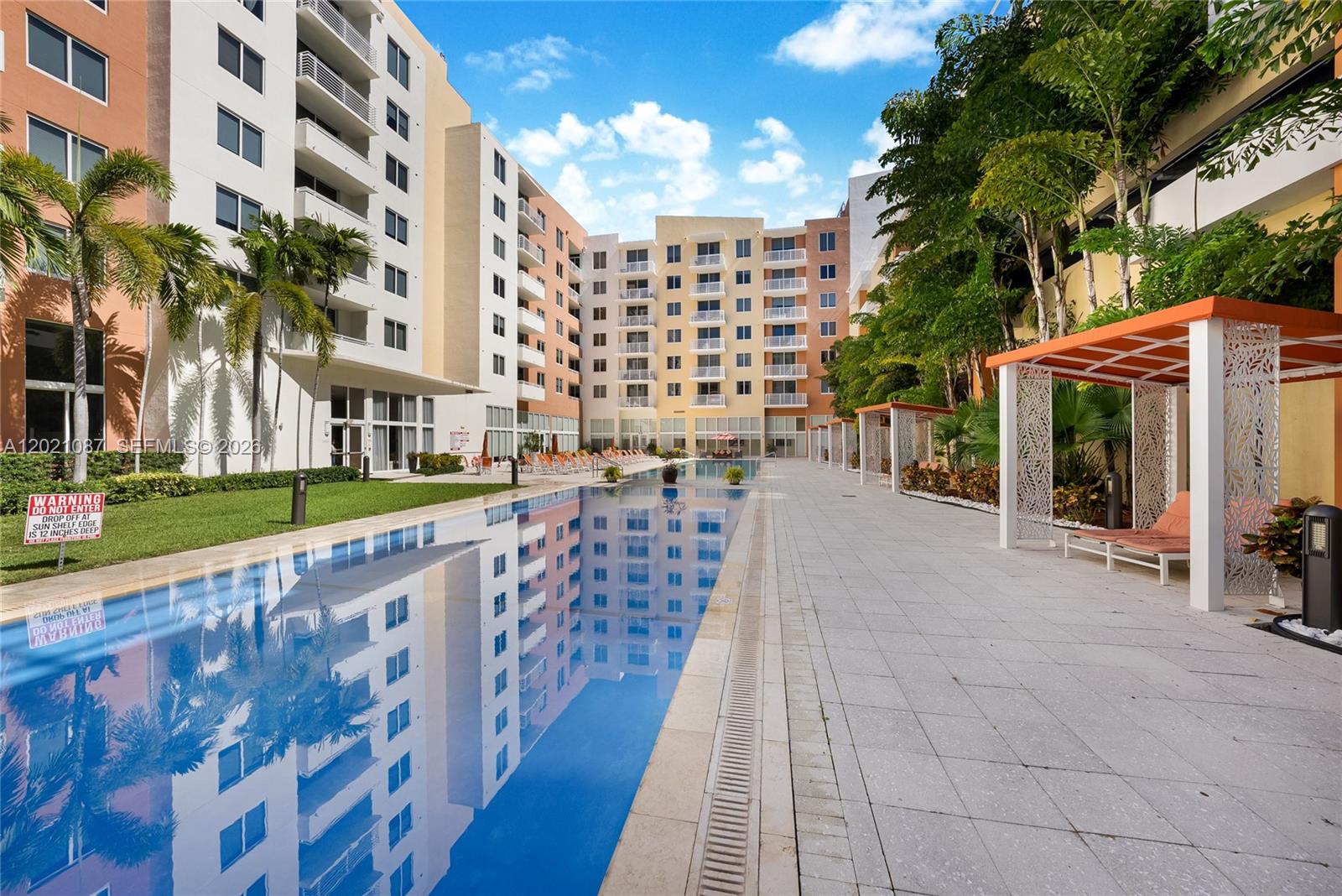 VENTURE AT AVENTURA WEST - Residential