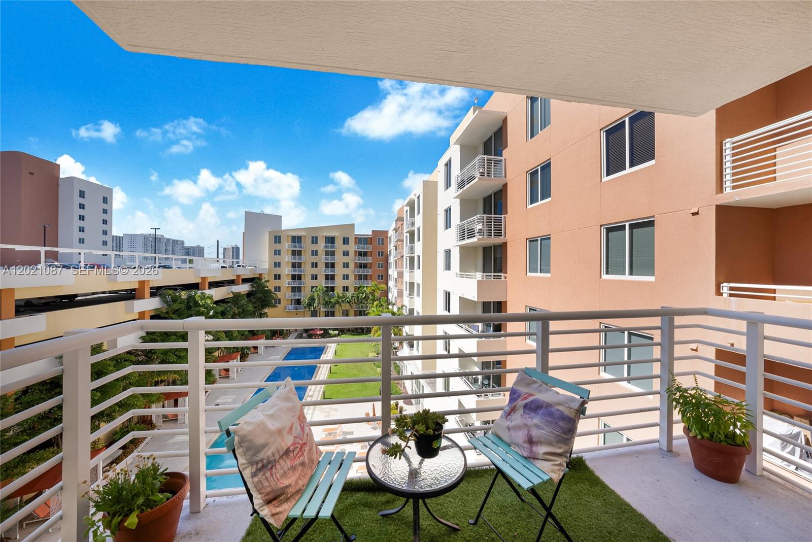 VENTURE AT AVENTURA WEST - Residential