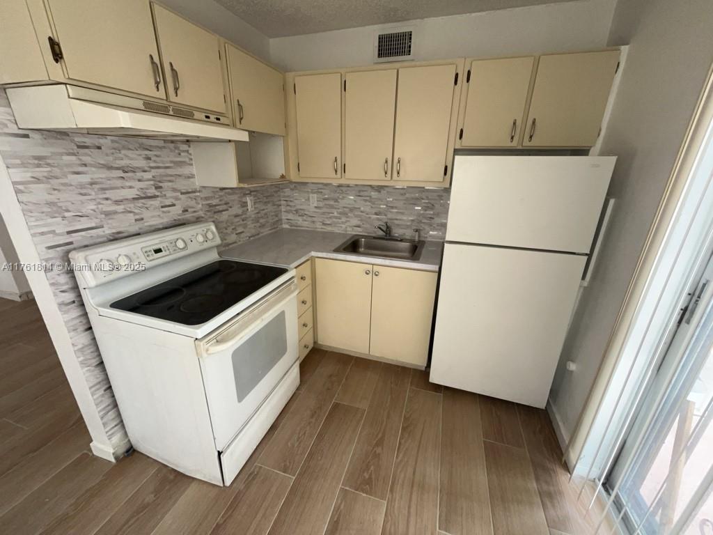 Rental Property at 1126 Sw 3rd St 3, Miami, Broward County, Florida - Bedrooms: 2 
Bathrooms: 1  - $2,200 MO.