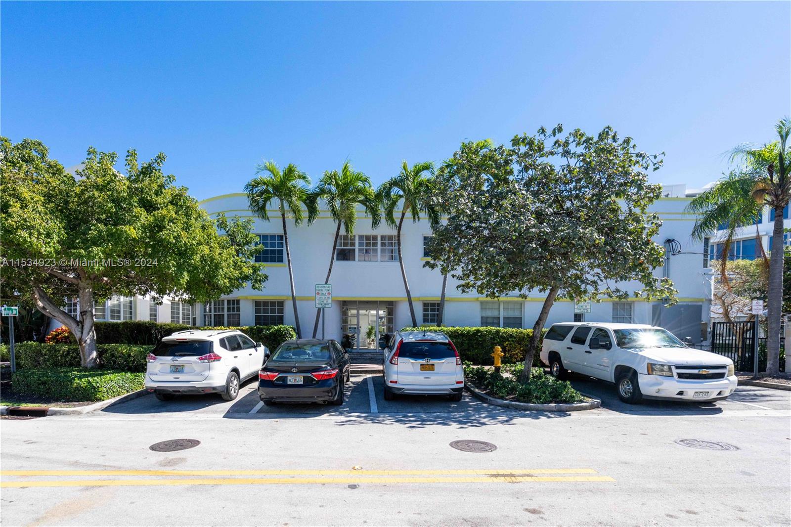 Rental Property at 2383 Flamingo Dr 11, Miami Beach, Miami-Dade County, Florida - Bedrooms: 3 
Bathrooms: 2  - $3,500 MO.