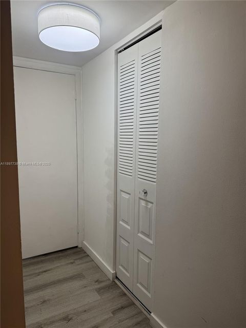 20301 W Country Club Dr 821 Aventura FL 33180