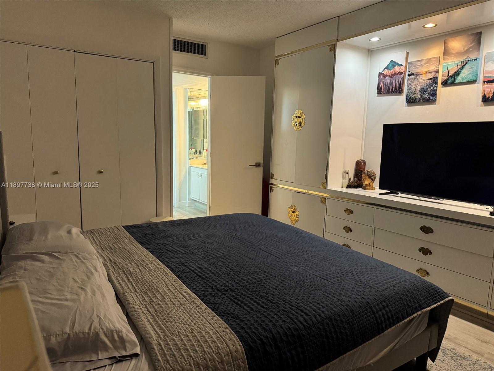 CORONADO CONDO- TOWER II - Residential