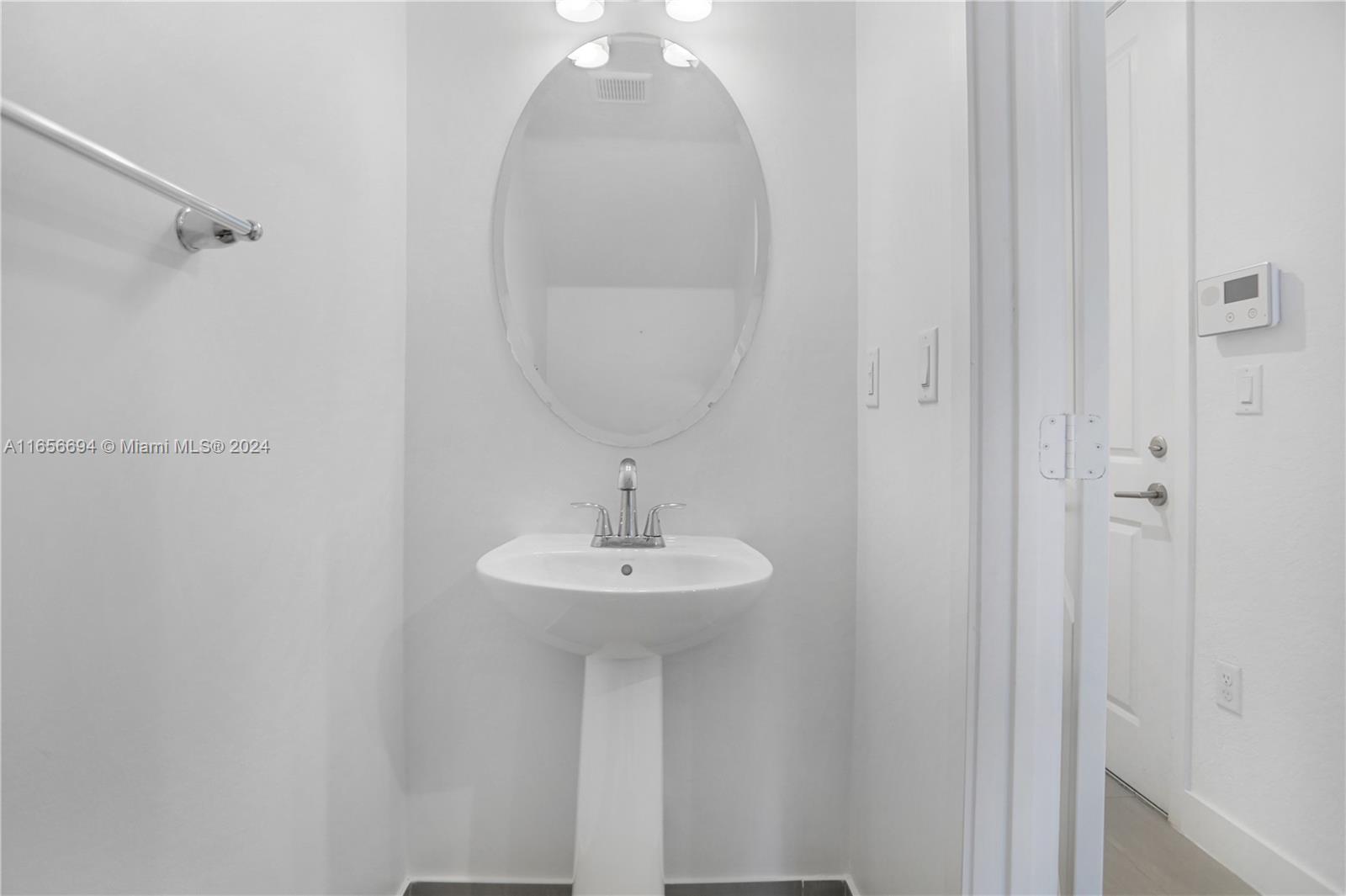 MC RESIDENTIAL - Residential Lease