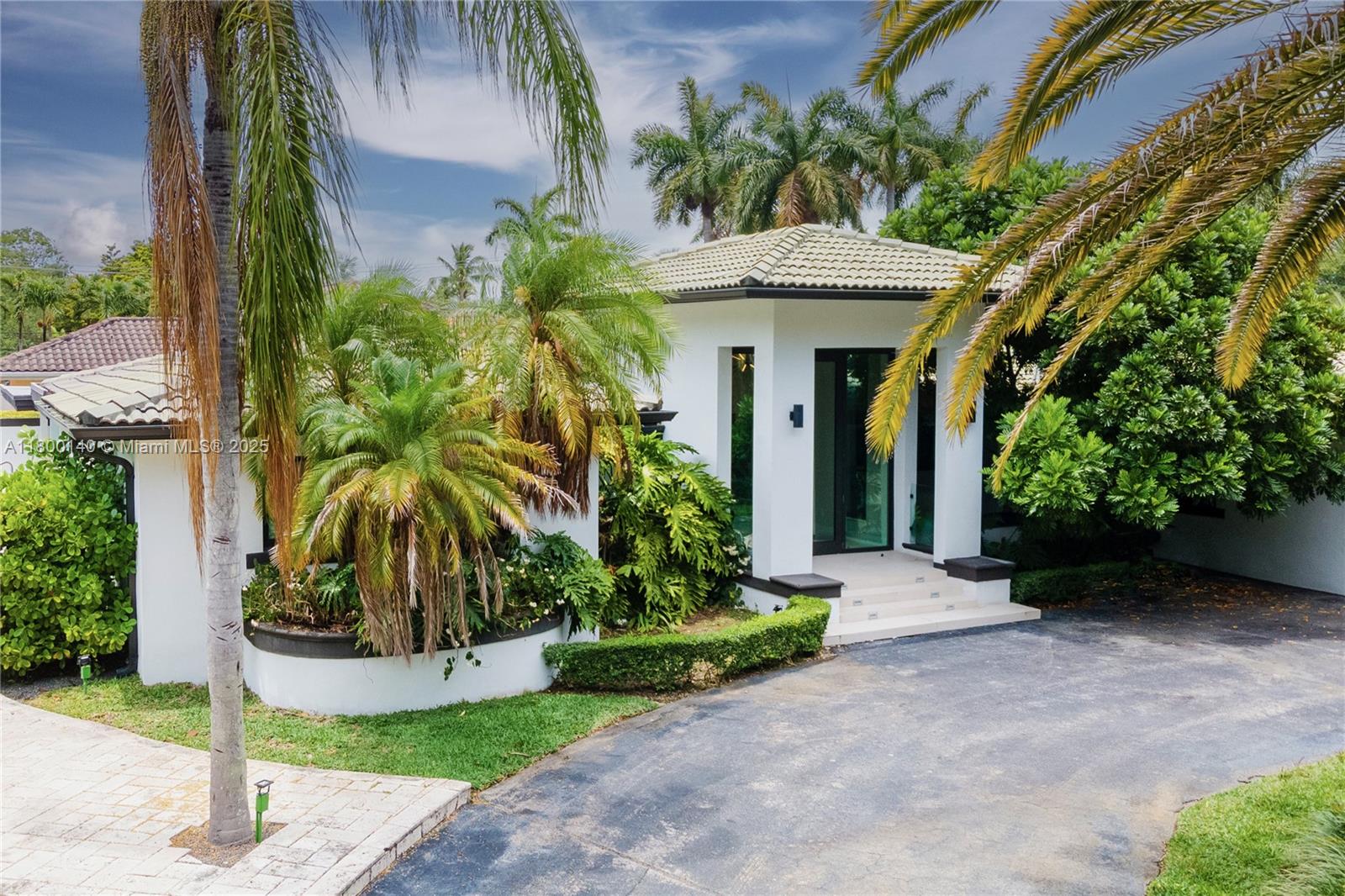 Rental Property at 7300 Sw 77th Ave, Miami, Broward County, Florida - Bedrooms: 5 
Bathrooms: 4  - $15,900 MO.