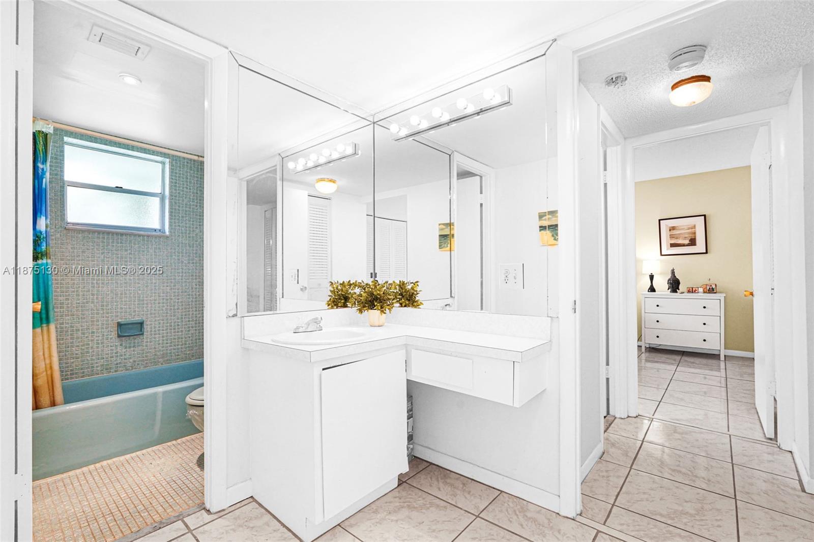 HOLIDAY SPRINGS VILLAGE 1 - Residential