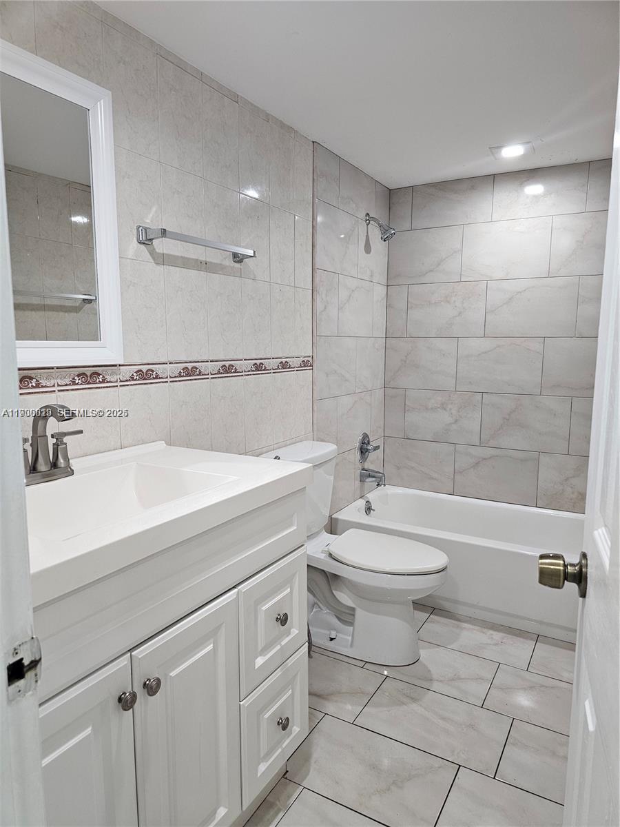 CORAL GATE EAST CONDO - Residential Lease