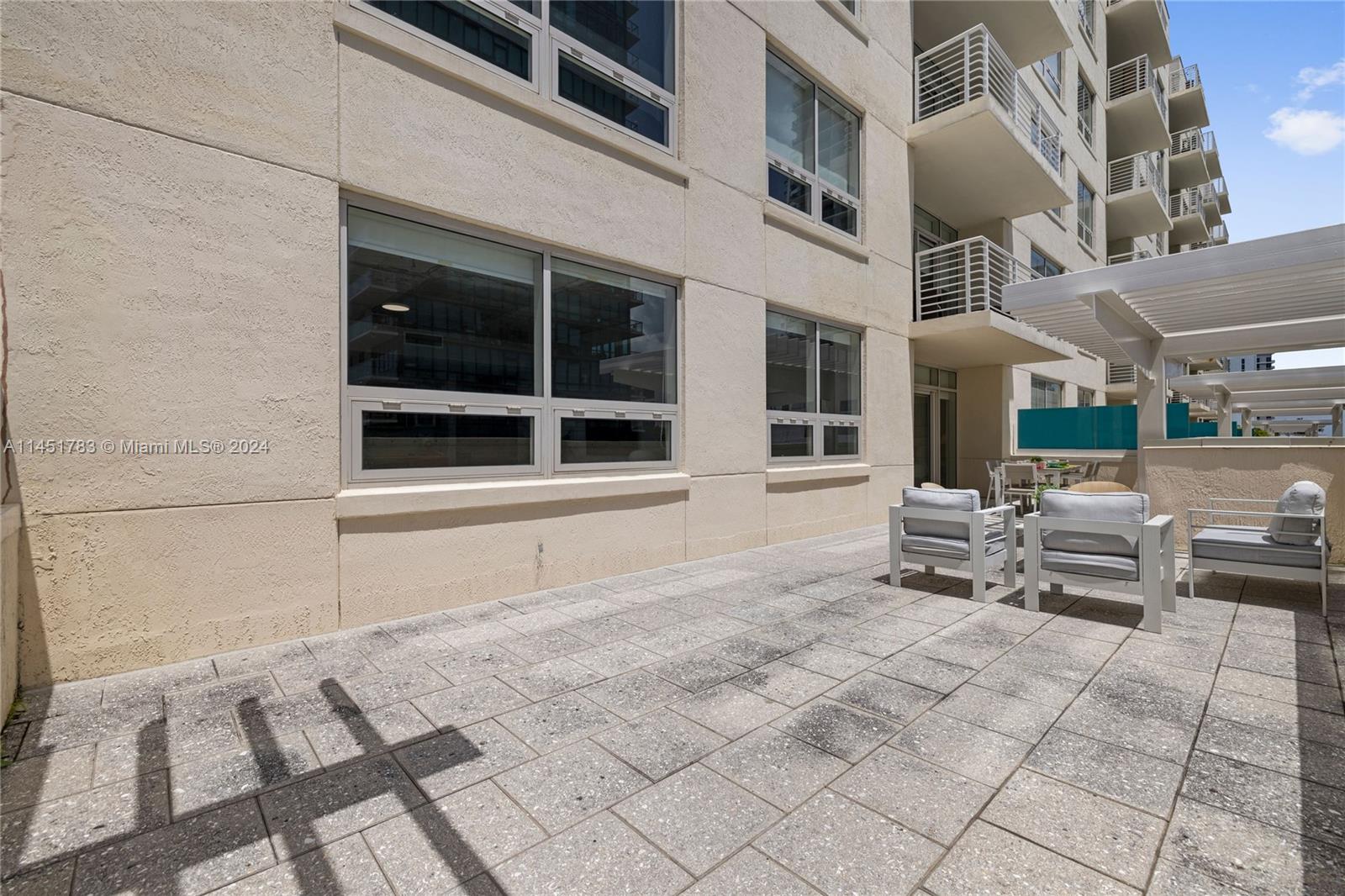 MIDBLOCK MIAMI CONDO - Residential