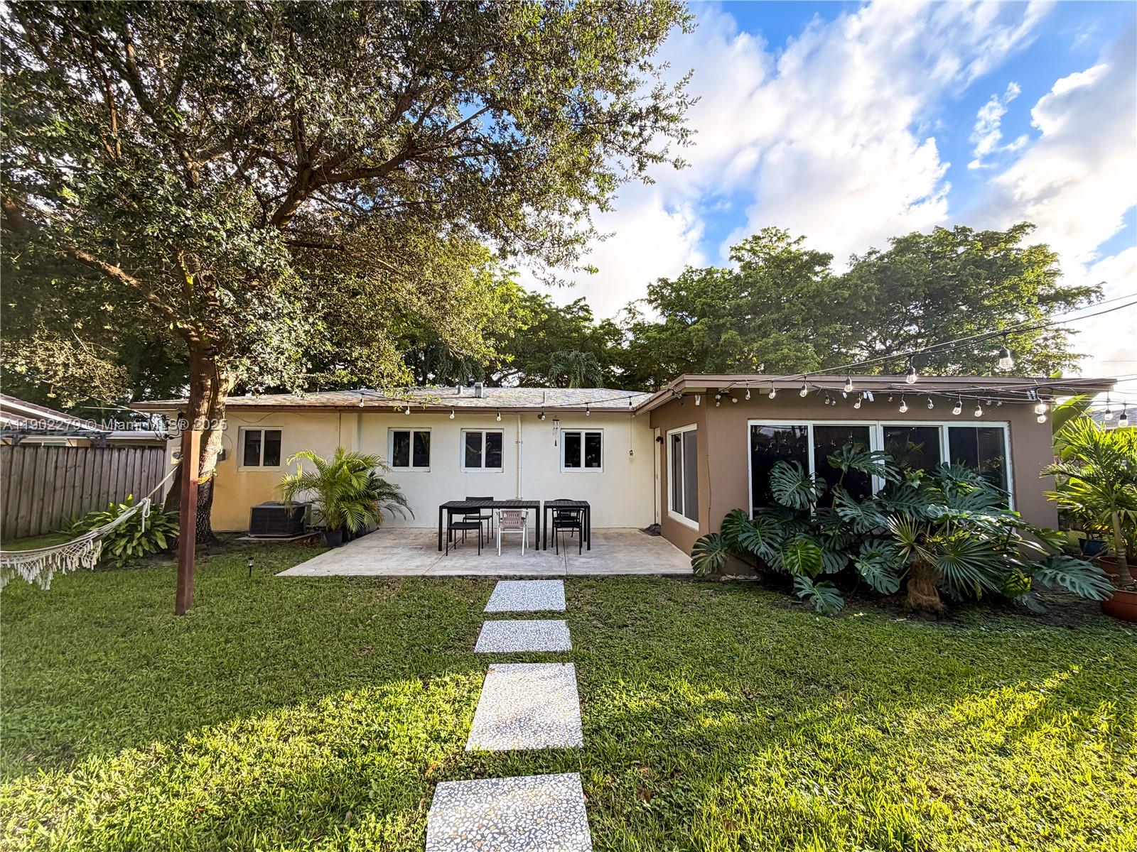 LAWN ACRES - Residential