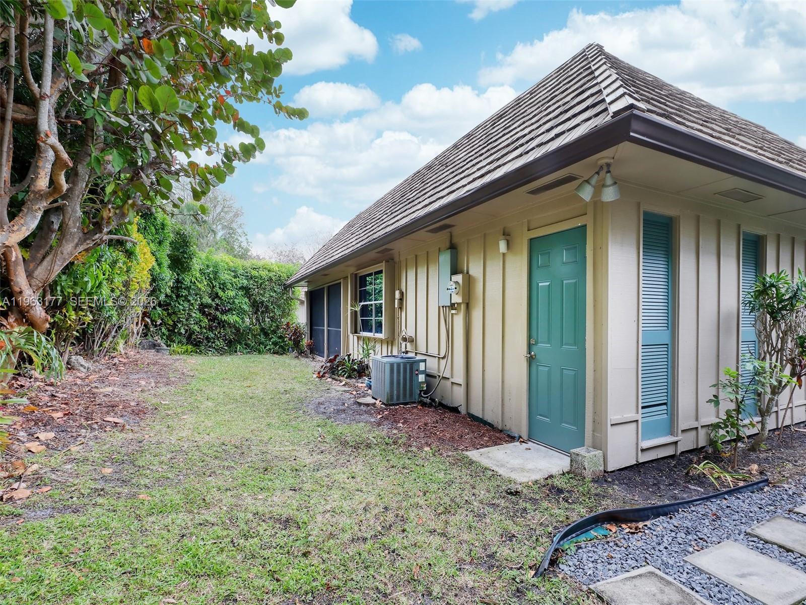 COQUINA COVE VILLAS - Residential