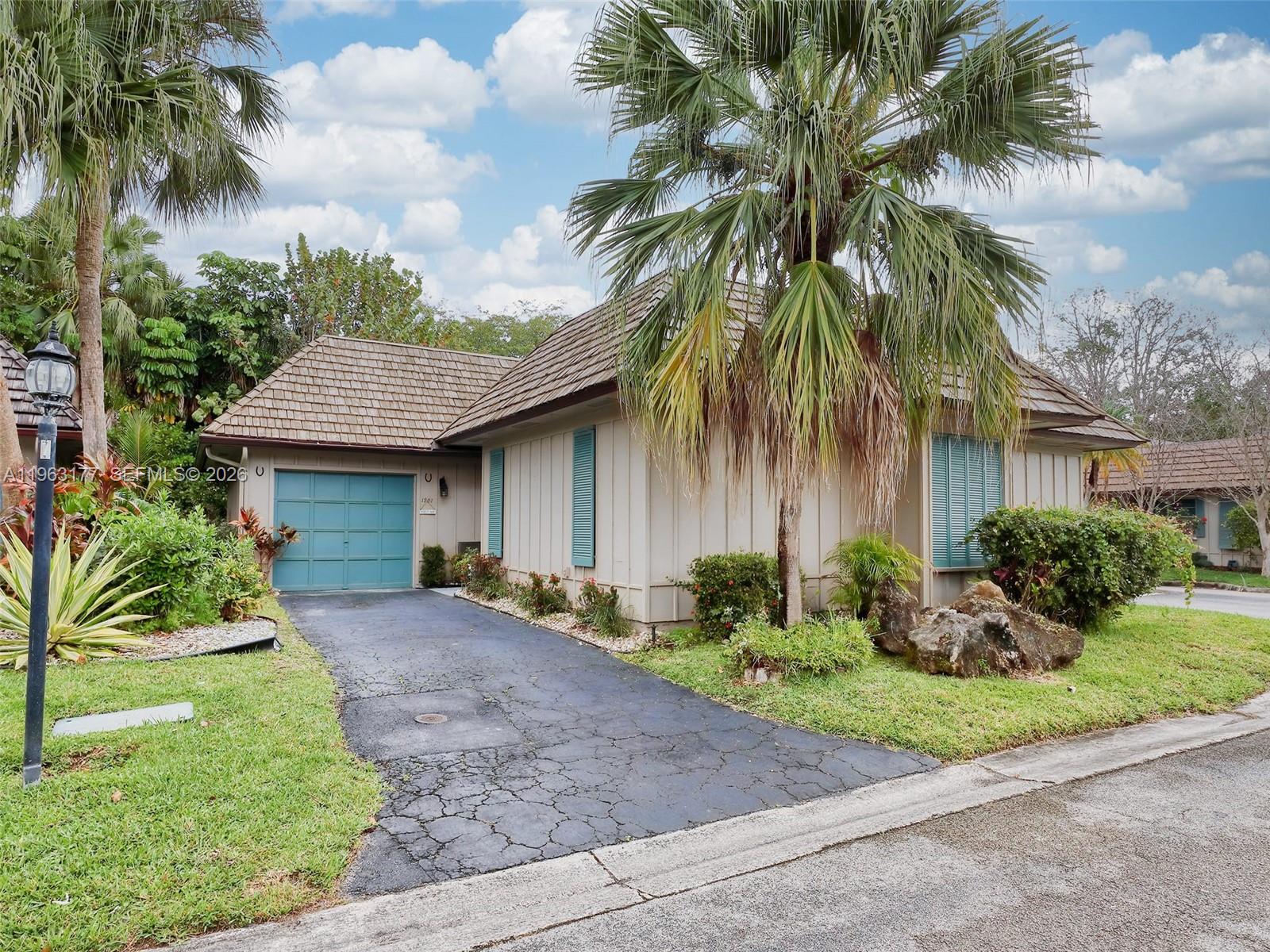 COQUINA COVE VILLAS - Residential