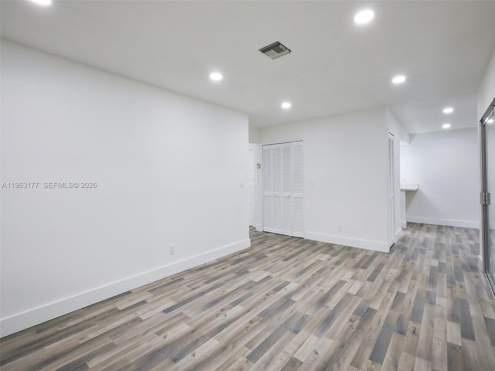 COQUINA COVE VILLAS - Residential