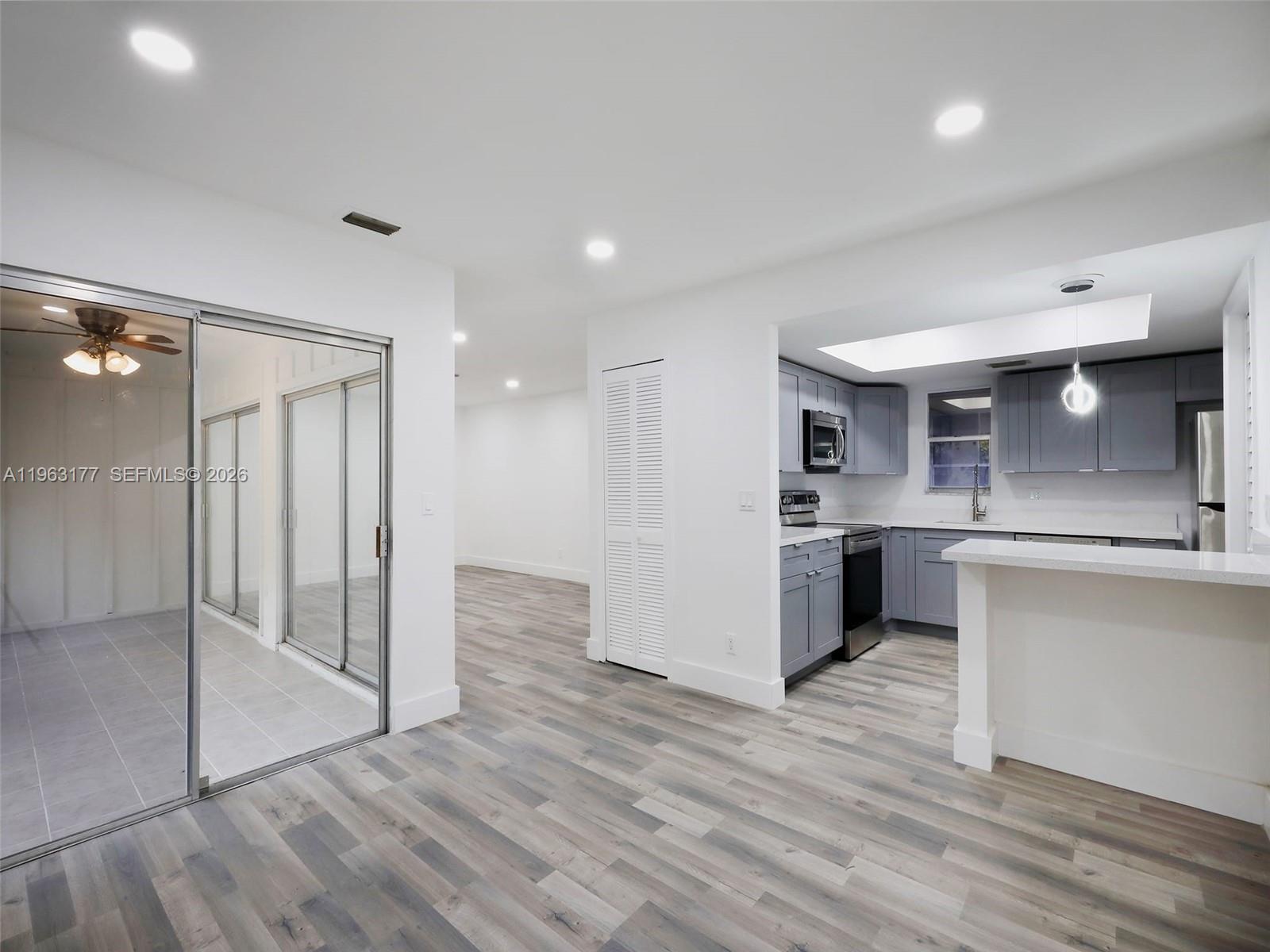 COQUINA COVE VILLAS - Residential