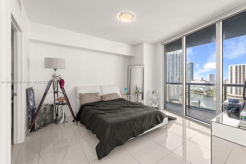 ICONBRICKELL CONDO NO 1 - Residential