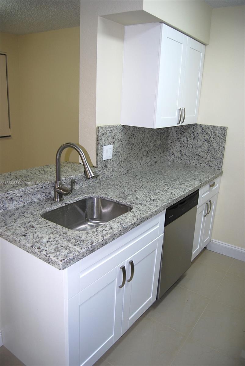 Lakeview Club Condo - Residential Lease