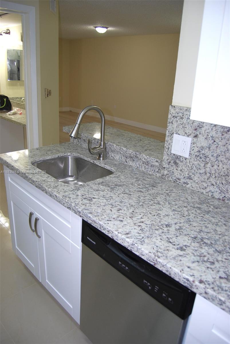 Lakeview Club Condo - Residential Lease