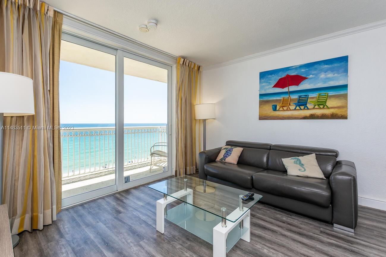 THE AVENTURA BEACH CLUB C - Residential
