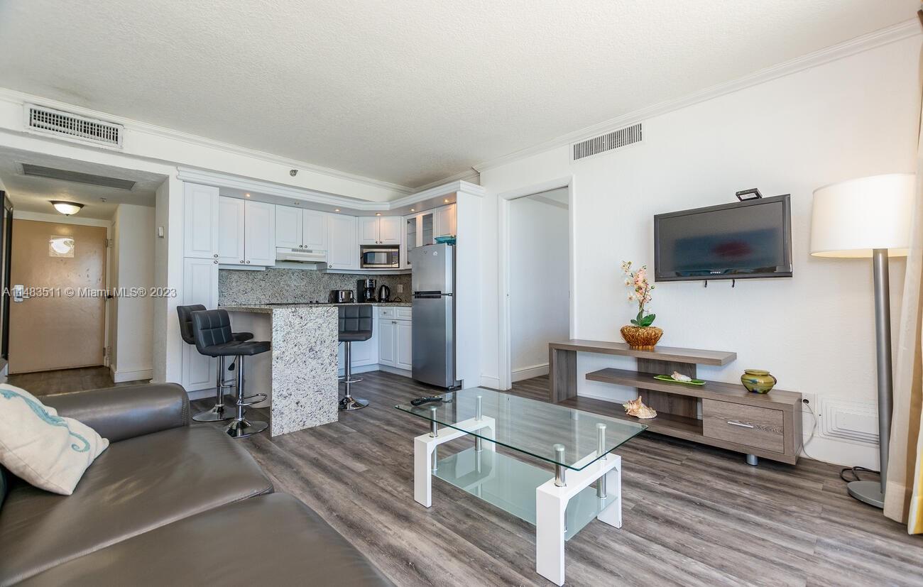 THE AVENTURA BEACH CLUB C - Residential