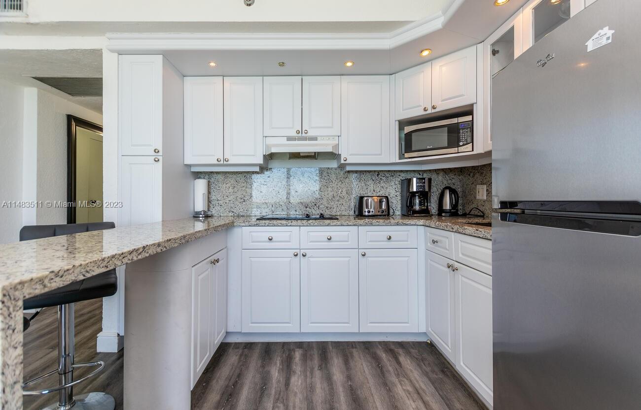 THE AVENTURA BEACH CLUB C - Residential